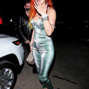 Free nude Celebrity Bella Thorne 011 pic
