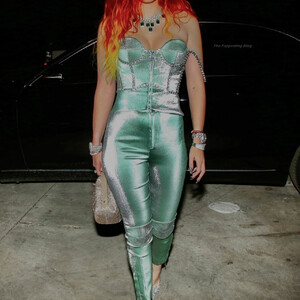 Naked Celebrity Bella Thorne 053 pic