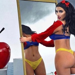 Celebrity Leaked Nude Photo Abigail Ratchford 139 pic