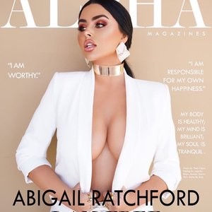 Naked Celebrity Abigail Ratchford 016 pic
