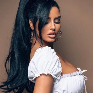 Hot Naked Celeb Abigail Ratchford 008 pic