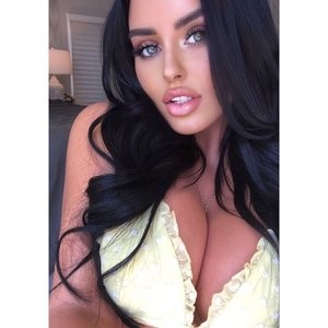Real Celebrity Nude Abigail Ratchford 009 pic