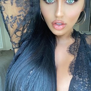 Naked celebrity picture Abigail Ratchford 005 pic