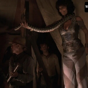 Naked Celebrity Adrienne Barbeau 062 pic
