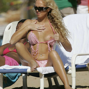 Naked Celebrity Pic Aisleyne Horgan-Wallace 057 pic