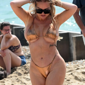 Celeb Nude Aisleyne Horgan-Wallace 080 pic