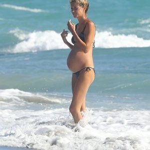 Alejandra Fazio Shows Her Slim Body in a Bikini on the Beach in Ostia (39 Photos) - Leaked Nudes