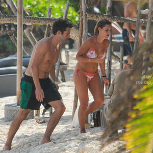Alejandra Onieva Gets Wet and Wild with Boyfriend Sebastian Stan on the Beach in Tulum (28 Photos) - Leaked Nudes