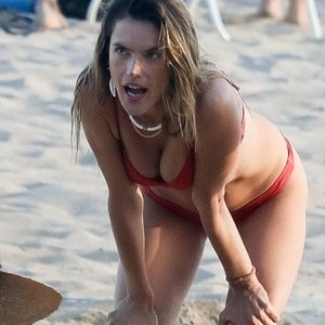 Alessandra Ambrosio Enjoys a Fun Day at the beach with Her Friends (138 Photos) – Leaked Nudes