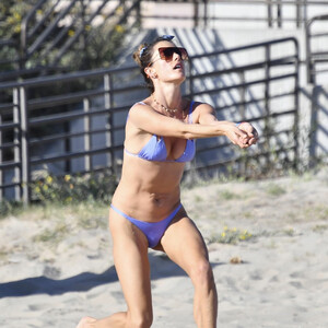 Celeb Naked Alessandra Ambrosio 004 pic