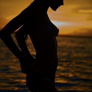Naked Celebrity Pic Alessandra Ambrosio 025 pic