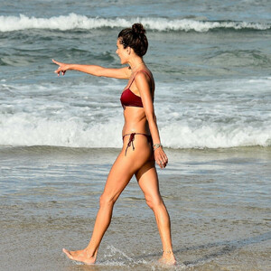 Naked celebrity picture Alessandra Ambrosio 010 pic
