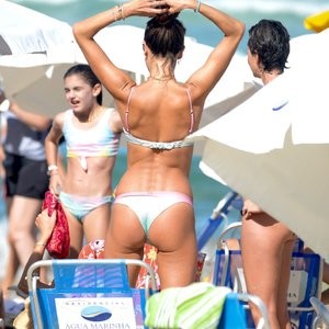 Famous Nude Alessandra Ambrosio 161 pic