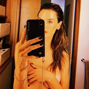 nude celebrities Alessandra Ambrosio 021 pic