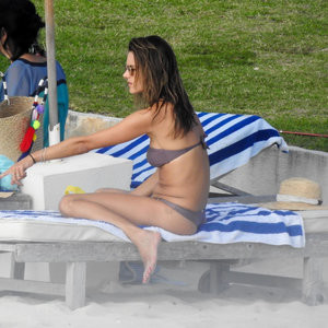 Nude Celebrity Picture Alessandra Ambrosio 025 pic