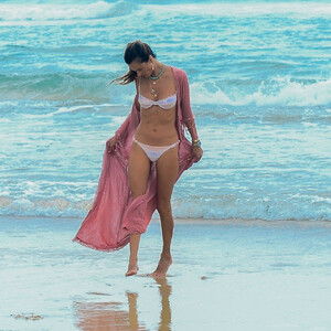 Naked Celebrity Alessandra Ambrosio 035 pic