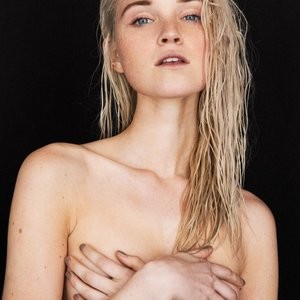Celebrity Naked Alexa Reynen 009 pic