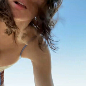 Naked Celebrity Alexandra Daddario 007 pic