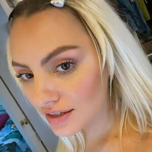 Celebrity Leaked Nude Photo Alexandra Stan 078 pic