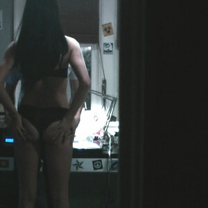 Hot Naked Celeb Alexis Knapp 013 pic