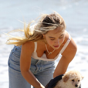 Alexis Ren is Pictured With Her New Puppy in Malibu (72 Photos) – Leaked Nudes