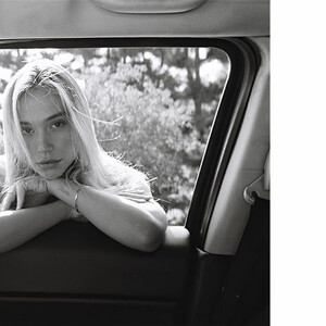 Celebrity Naked Alexis Ren 002 pic