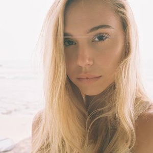 Alexis Ren Shows Her Sexy & Wet Tits (7 Photos) - Leaked Nudes