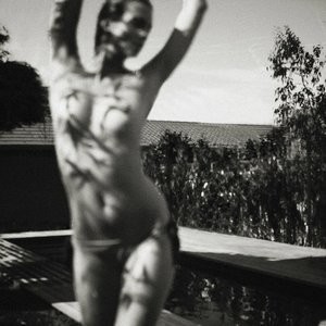 Free nude Celebrity Alice Baton 005 pic