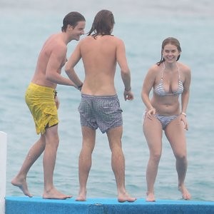 Alice Eve’s Ass in Barbados (3 Photos) - Leaked Nudes