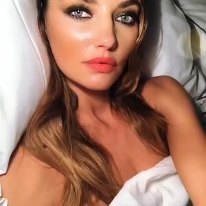 Famous Nude Alina Baikova 002 pic