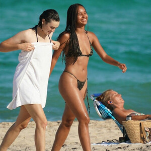 Celebrity Naked Alisha Boe 008 pic