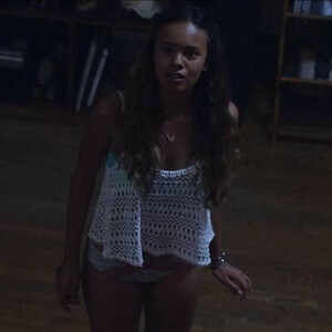 Free Nude Celeb Alisha Boe 032 pic