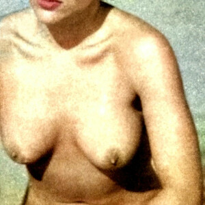 Free nude Celebrity Alyssa Milano 019 pic