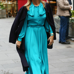 Nude Celeb Pic Amanda Holden 067 pic