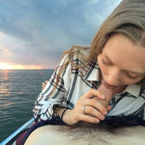 Hot Naked Celeb Amanda Seyfried 005 pic