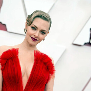celeb nude Amanda Seyfried 097 pic