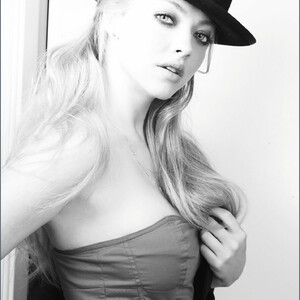 Naked Celebrity Amanda Seyfried 133 pic