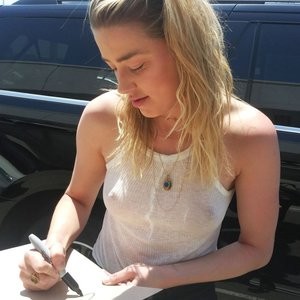 Celebrity Nude Pic Amber Heard 001 pic