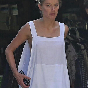 Celeb Naked Amber Heard 081 pic