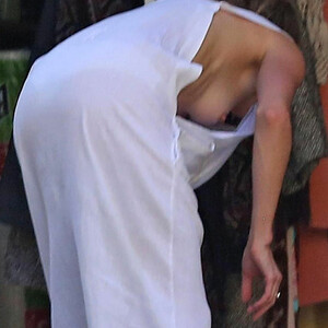 Famous Nude Amber Heard 085 pic