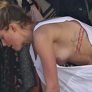 Nude Celeb Pic Amber Heard 087 pic