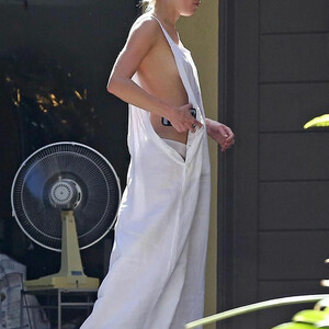 celeb nude Amber Heard 105 pic