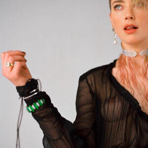 Celebrity Nude Pic Amber Heard 133 pic
