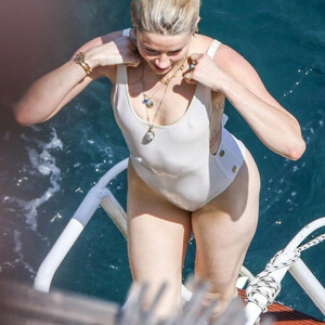Naked Celebrity Pic Amber Heard 149 pic