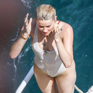 Naked celebrity picture Amber Heard 151 pic