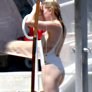 Naked Celebrity Pic Amber Heard 154 pic