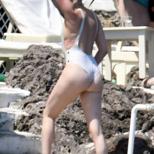 Celeb Nude Amber Heard 158 pic