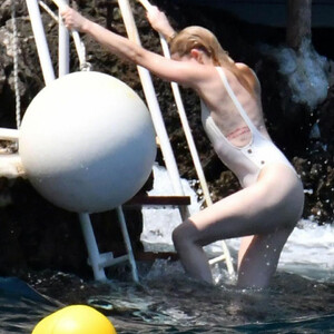 Free Nude Celeb Amber Heard 159 pic