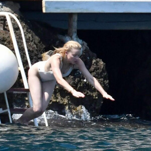 Nude Celebrity Picture Amber Heard 162 pic