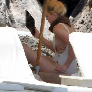Nude Celeb Pic Amber Heard 167 pic